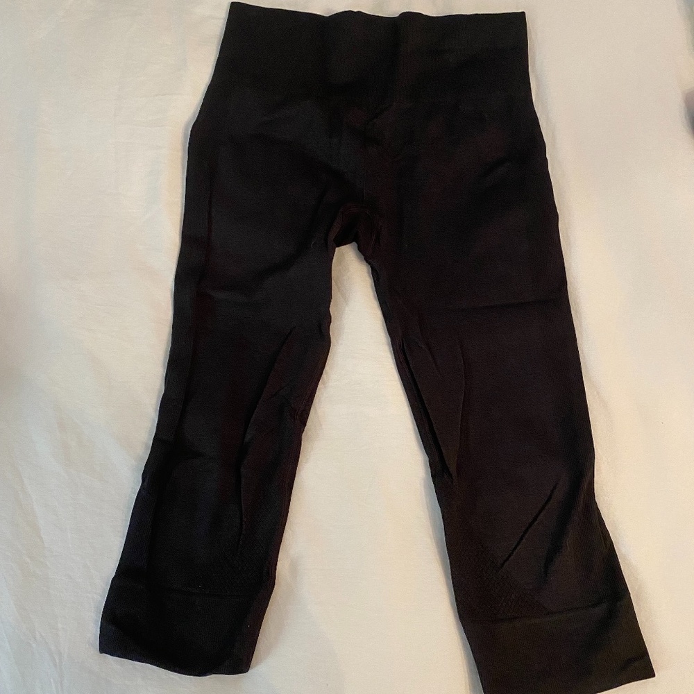 Lululemon Leggings 21" (Dark grey, size 6)